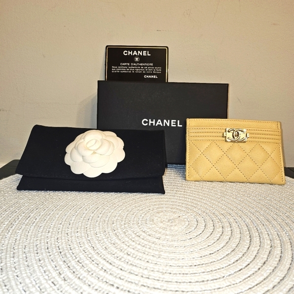 Rare Chanel Boy Card Holder – Yellow Caviar Leather, Full Set, Giftable - Picture 1 of 6